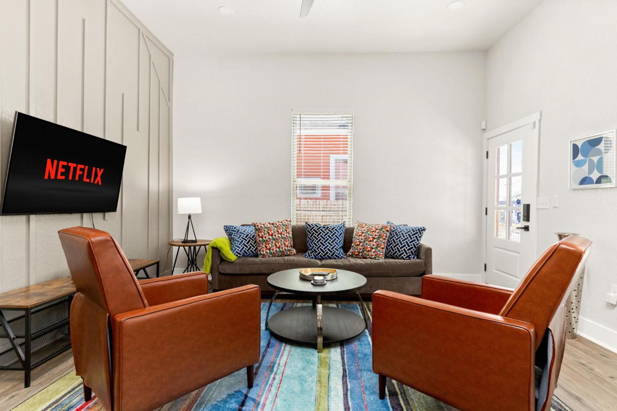 Modern Nr Dt, River Walk, Alamo Wifi Games *