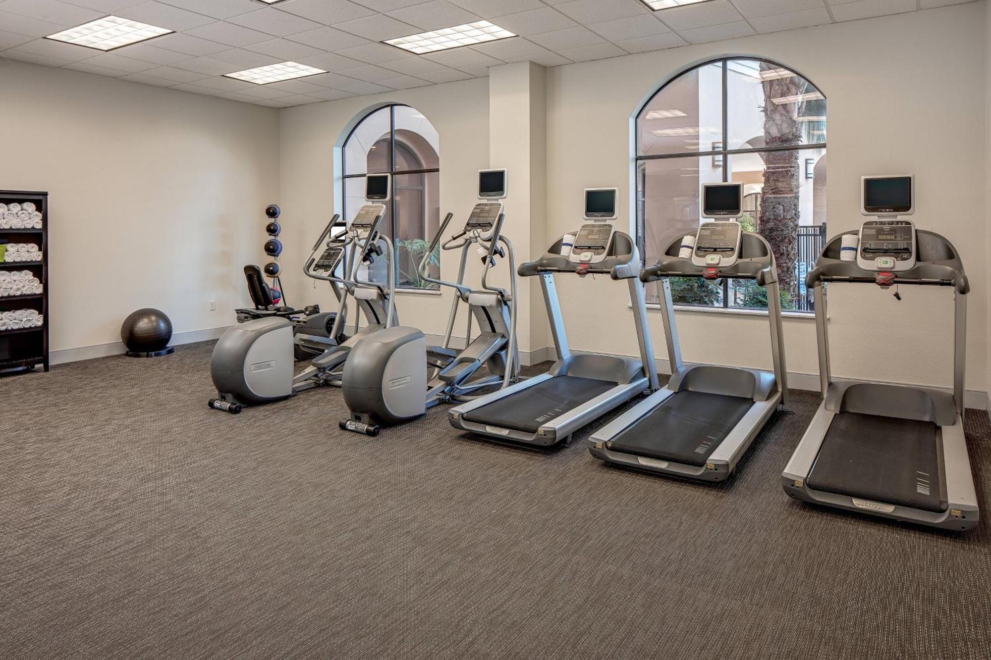 Hotel Courtyard By Marriott Seaworld/westover Hills 3*