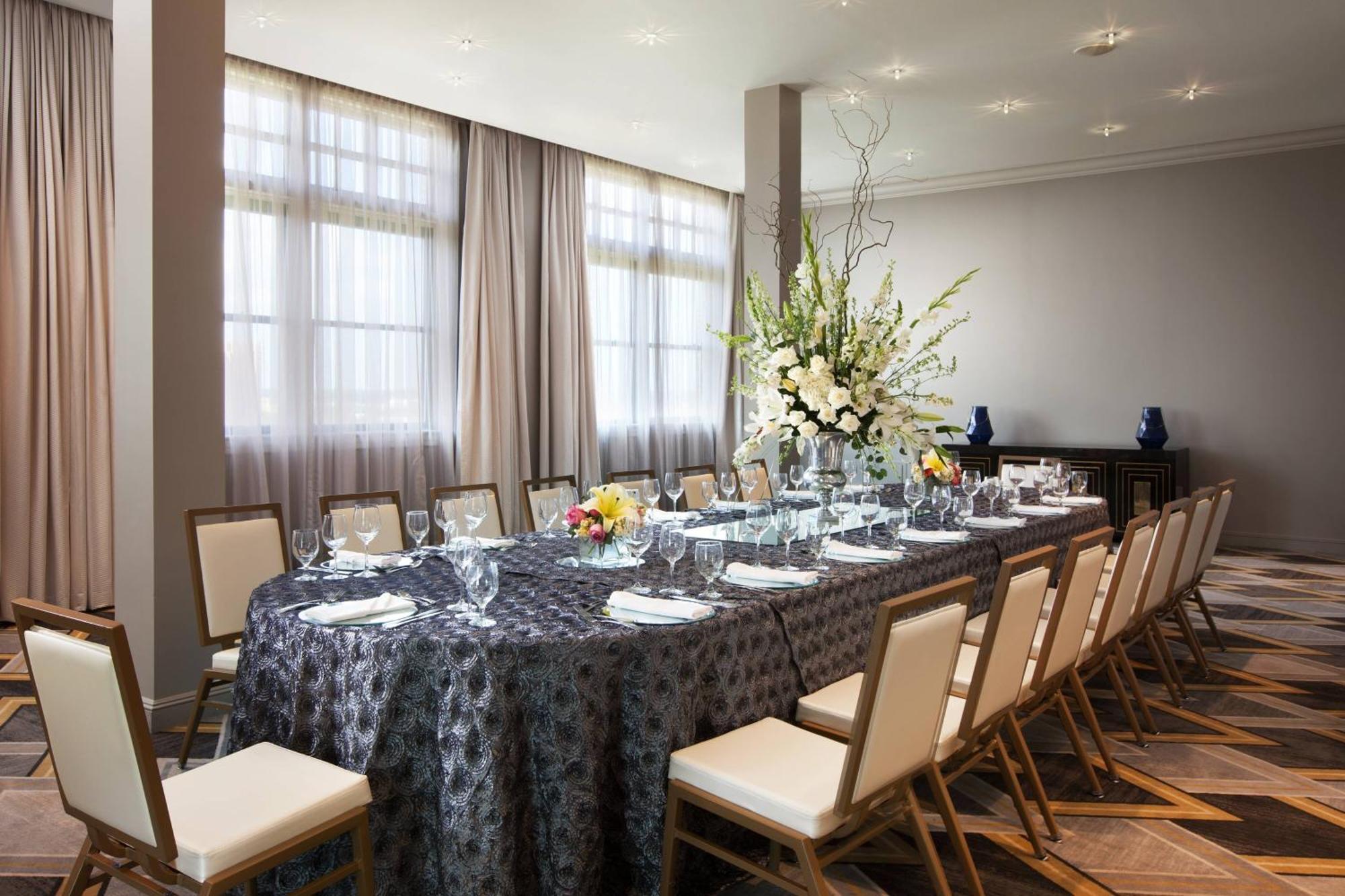 Hotel The St. Anthony, A Luxury Collection Hotel,