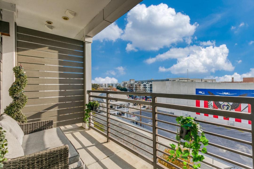 Tx On Riverwalk W King Ste,pets Apartment