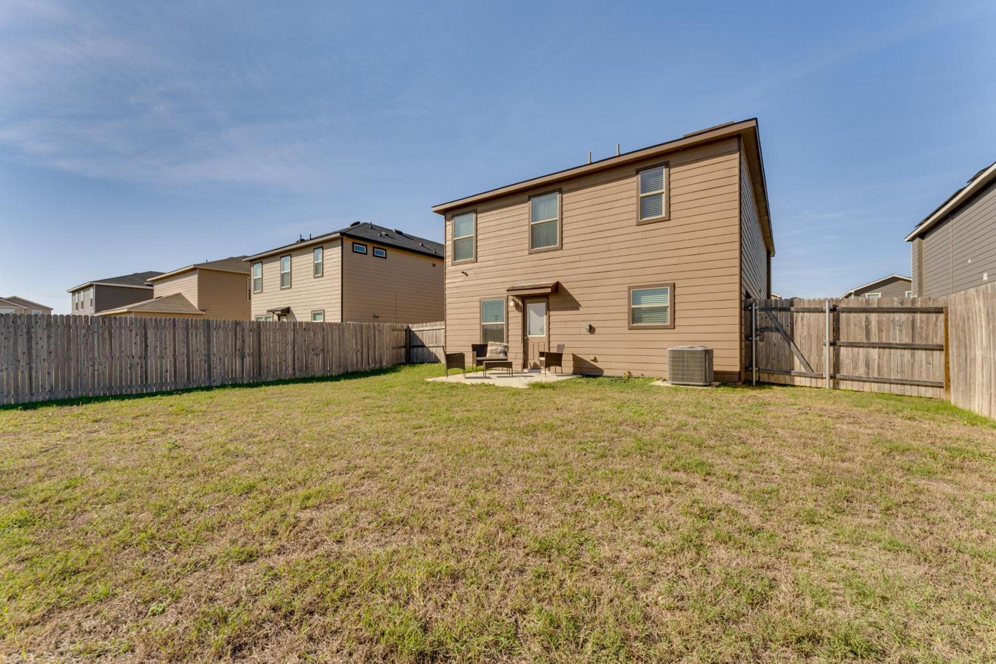 Spacious 11 Mi To River Walk Holiday home