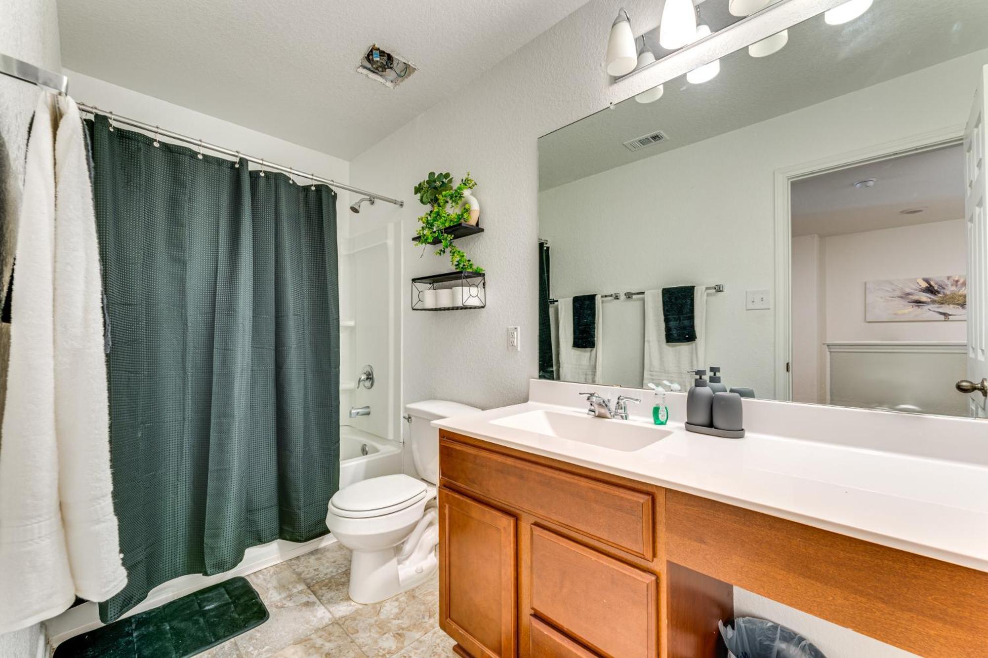 Spacious 11 Mi To River Walk San Antonio