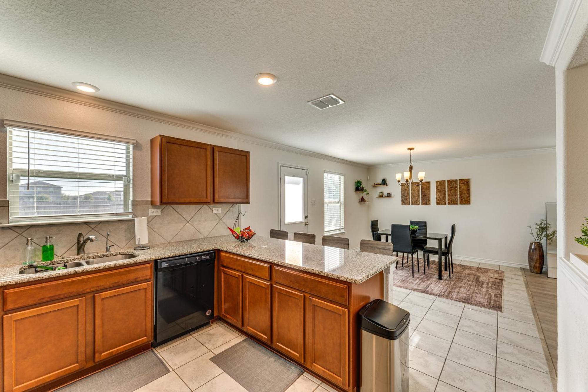 Spacious 11 Mi To River Walk Holiday home San Antonio