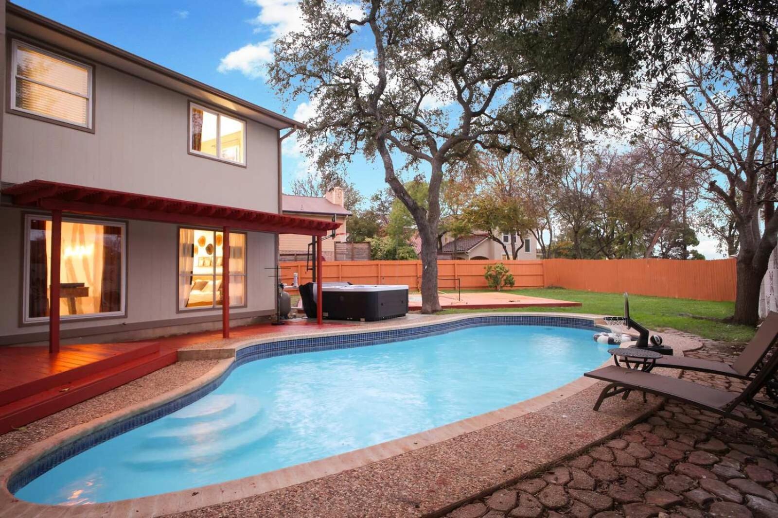 Holiday home Luxury Escape Pool Sportscourt Games & Theater *