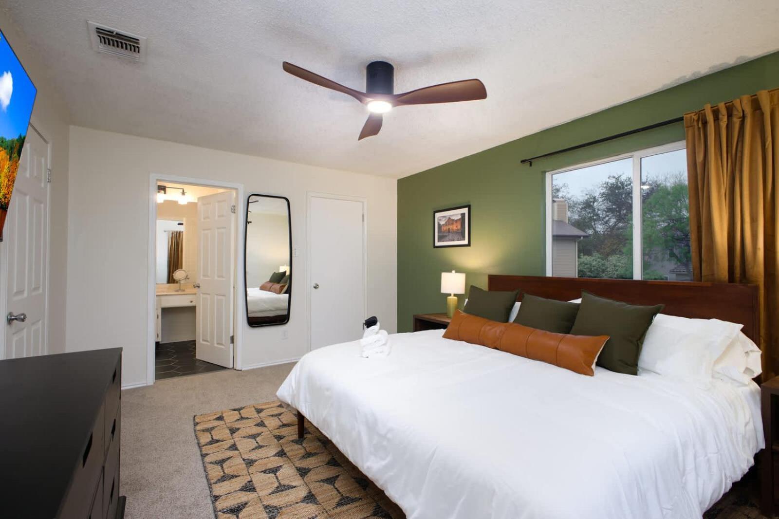 Luxury Escape Pool Sportscourt Games & Theater Holiday home