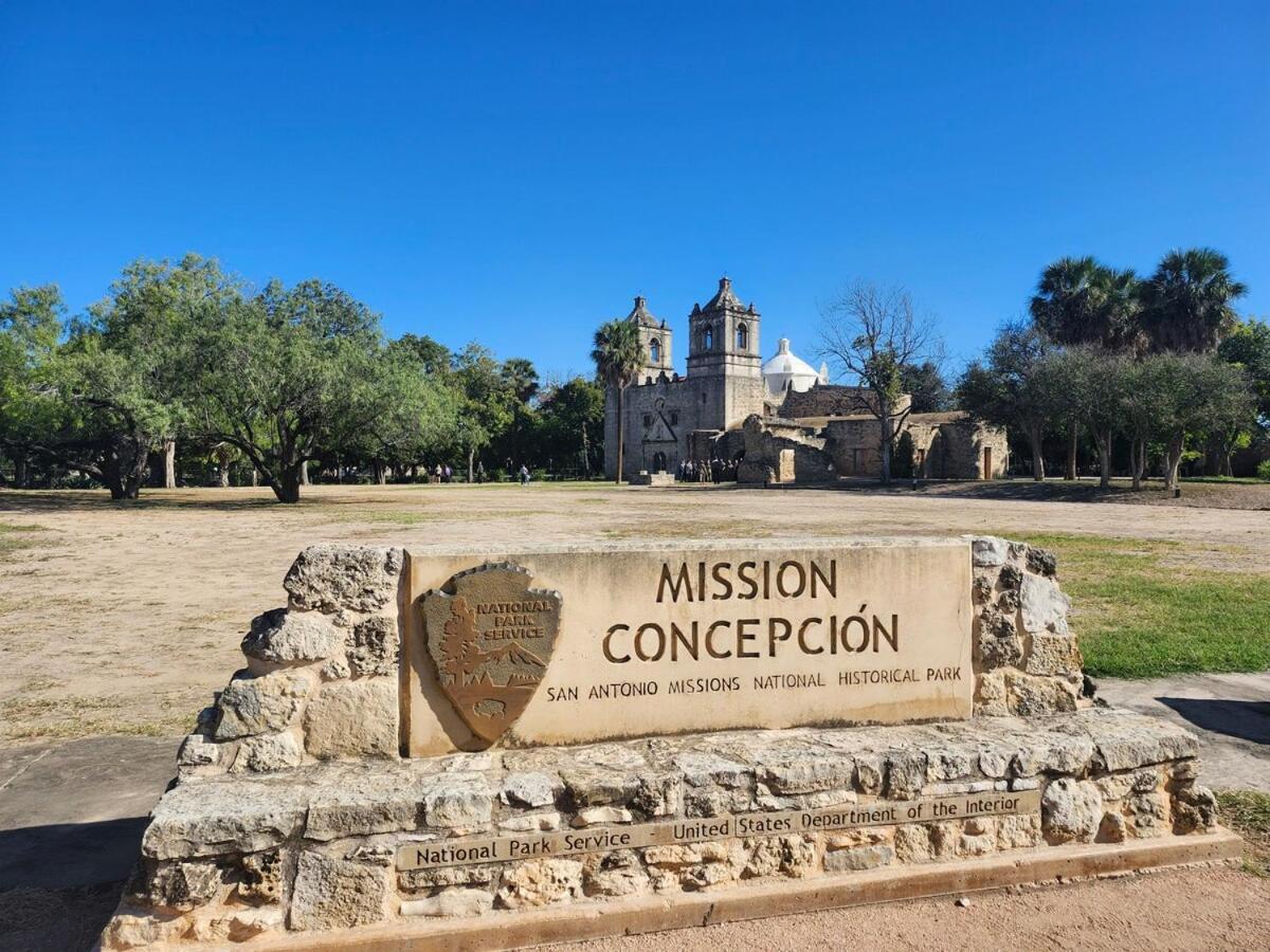 Golf Course View Along The Historic Mission Trails San Antonio