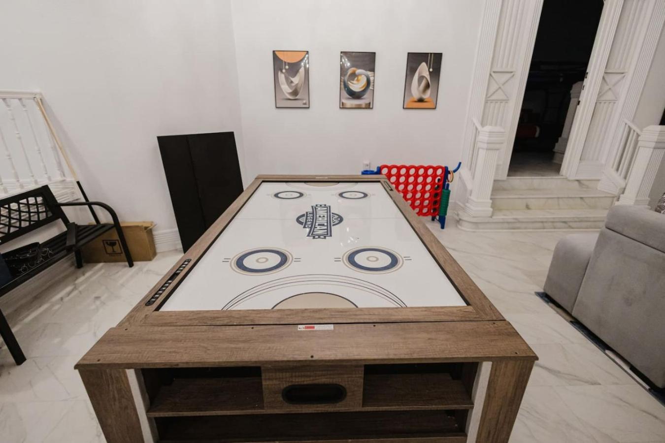 Gorgeous Victorian With Games *