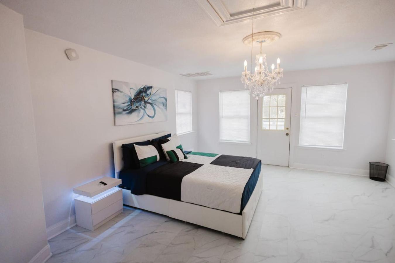 Stunning 6br Victorian Sleeps 25
