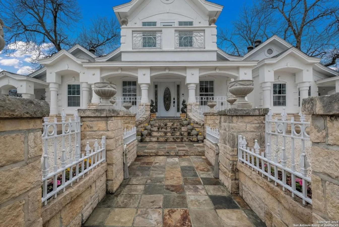 Gorgeous Victorian With Games * San Antonio