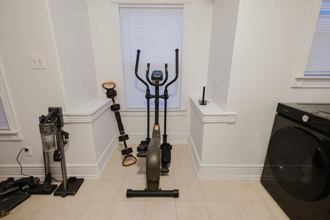 Stunning 6br Victorian Sleeps 25 San Antonio
