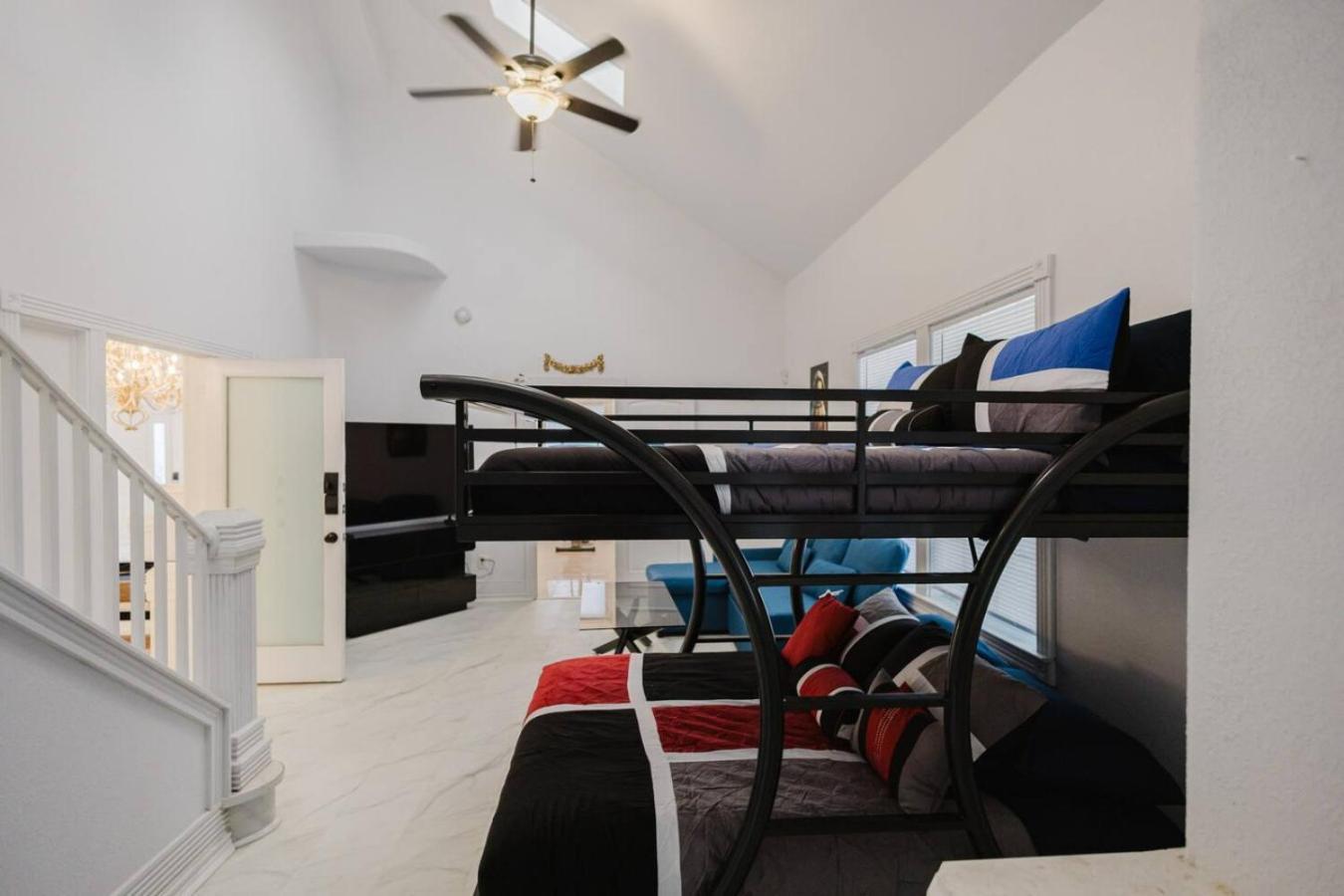 Stunning 6br Victorian Sleeps 25 Holiday home San Antonio