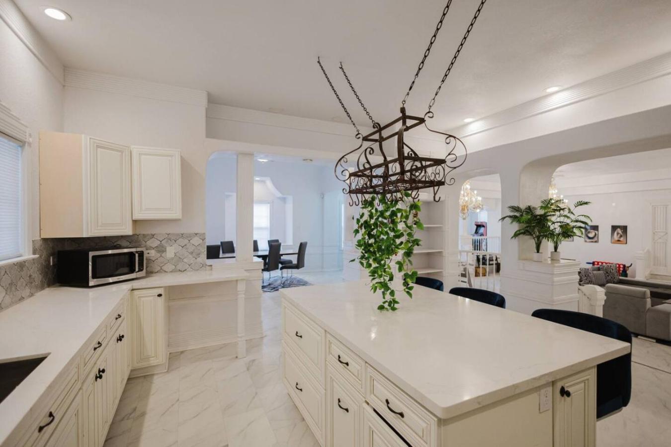 Stunning 6br Victorian Sleeps 25