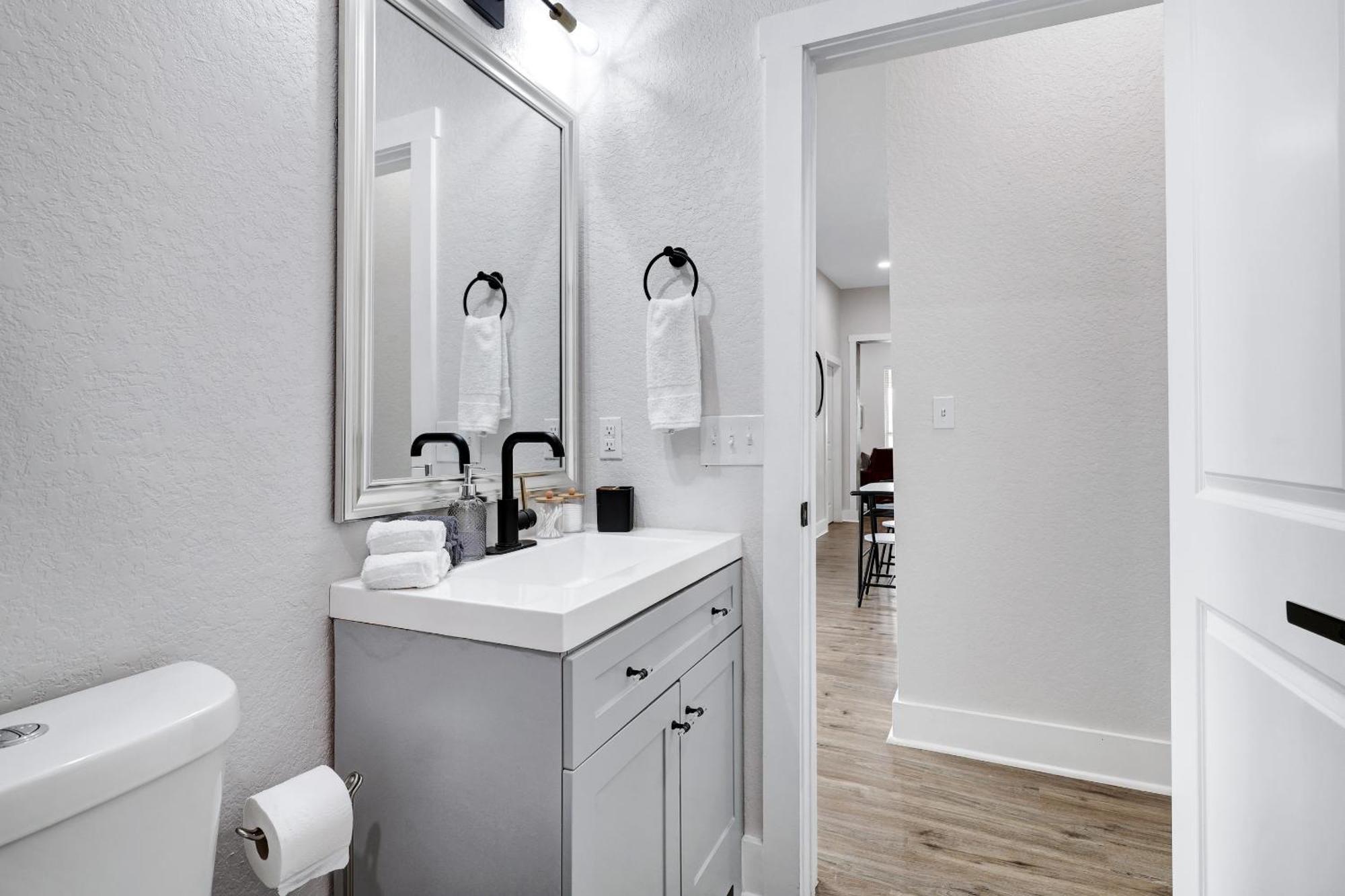 Modern Nr Dt, River Walk, Alamo Wifi Games Holiday home San Antonio