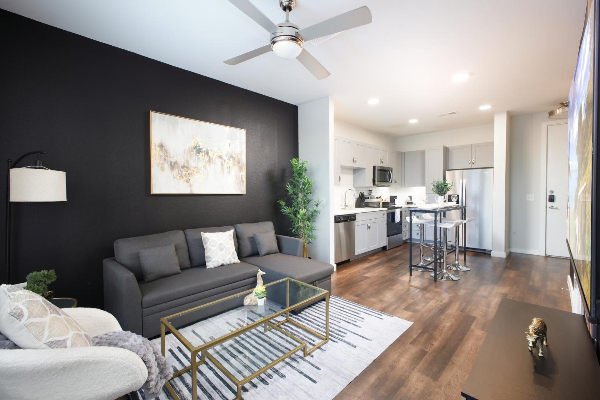 1Br Haven W Gym, Parking Near Rvrwalk & Dome Apartment *