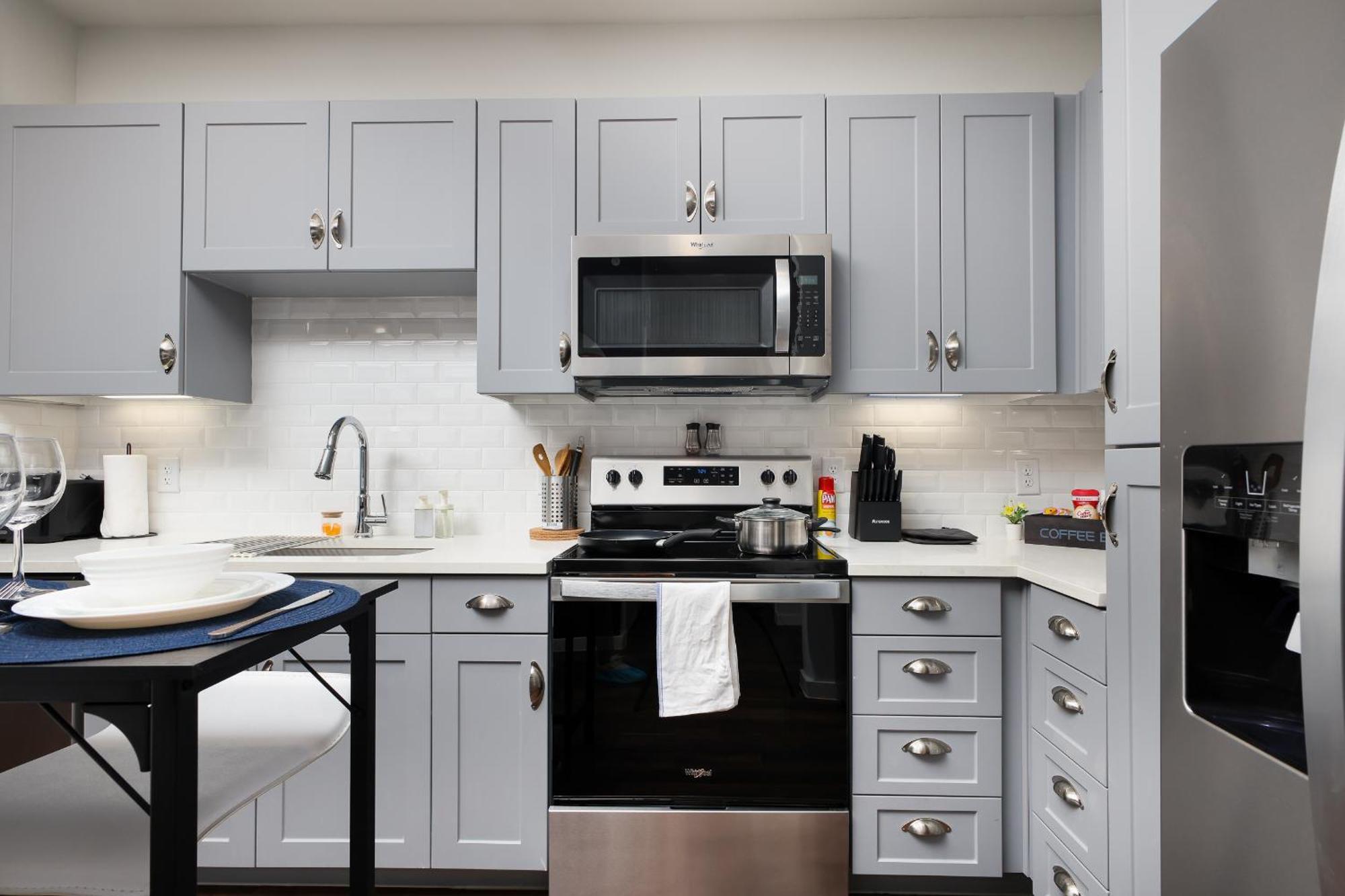Spacious 2Br W Gym, Parking Near Rvrwalk & Dome * San Antonio