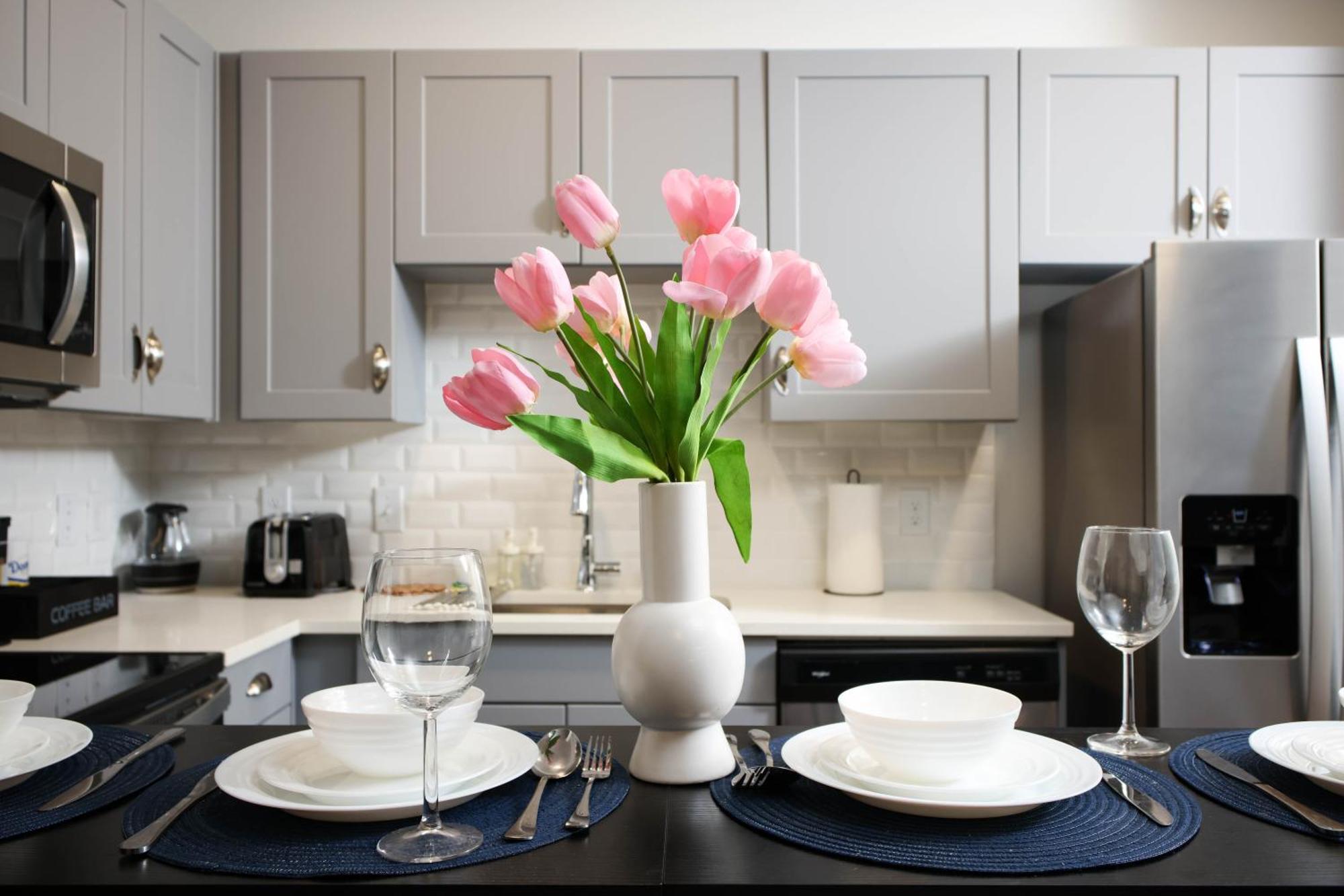 Relaxing 1Br W Gym & Parking Near Rvrwalk & Dome Apartment *