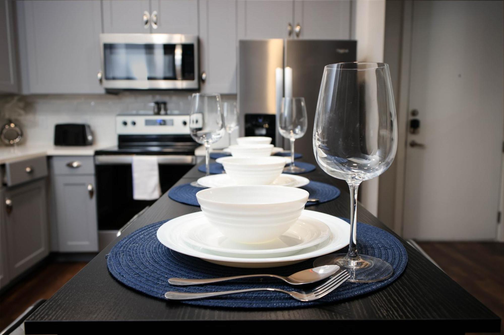 Apartment 2Br Getaway W Gym, Parking Near Rvrwalk & Dome
