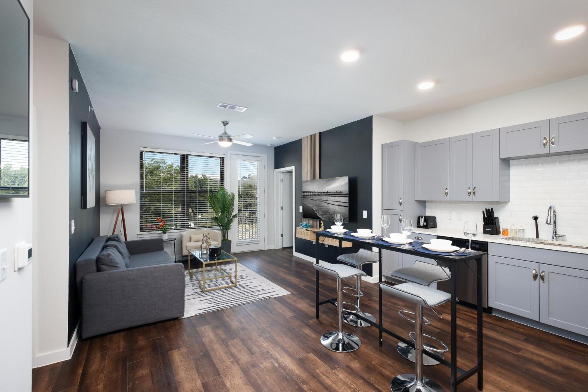 Modern 2Br Retreat W Gym Parking Nr Rvrwalk & Dome * San Antonio