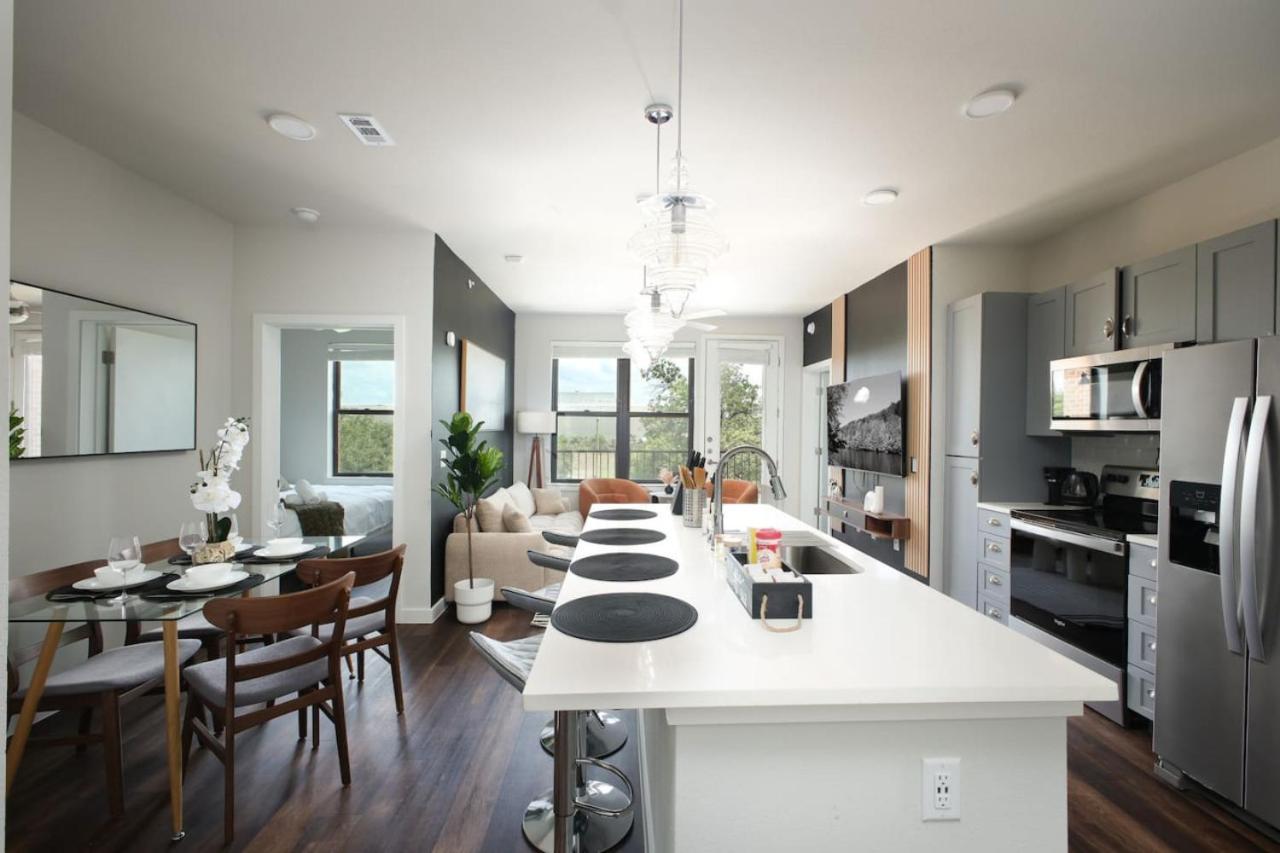2br Oasis March Madness Alamodome Free Parking