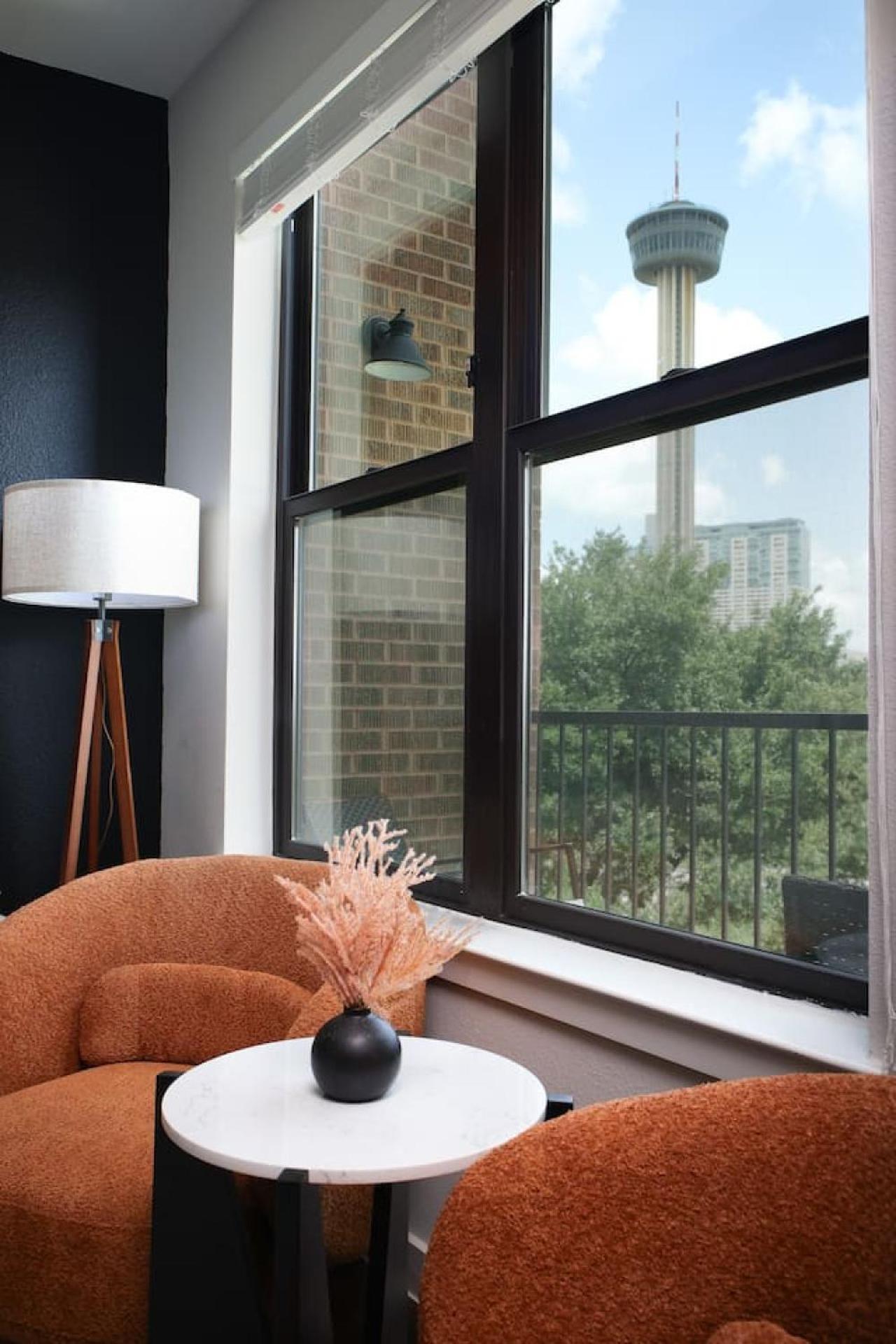 2br Oasis March Madness Alamodome Free Parking Apartment