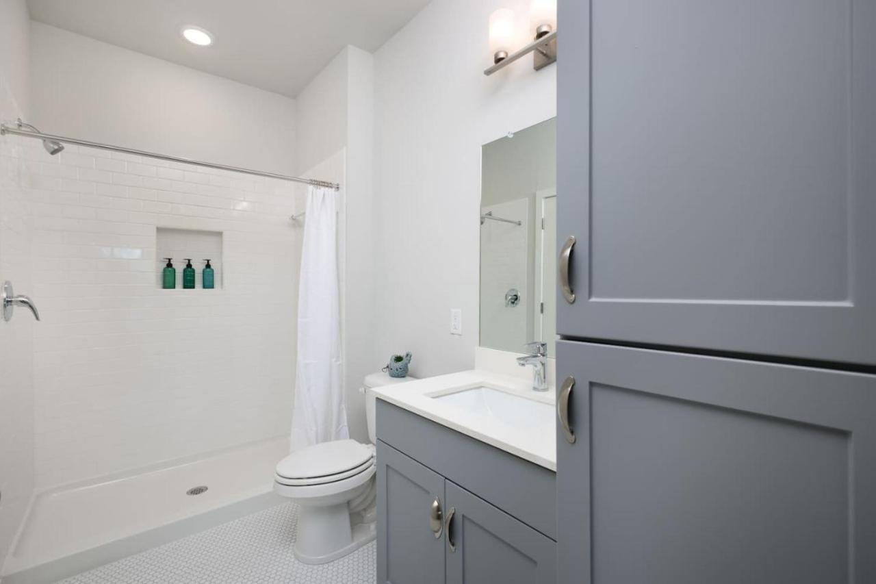 1Br Oasis W Gym, Parking Near Rvrwalk & Dome