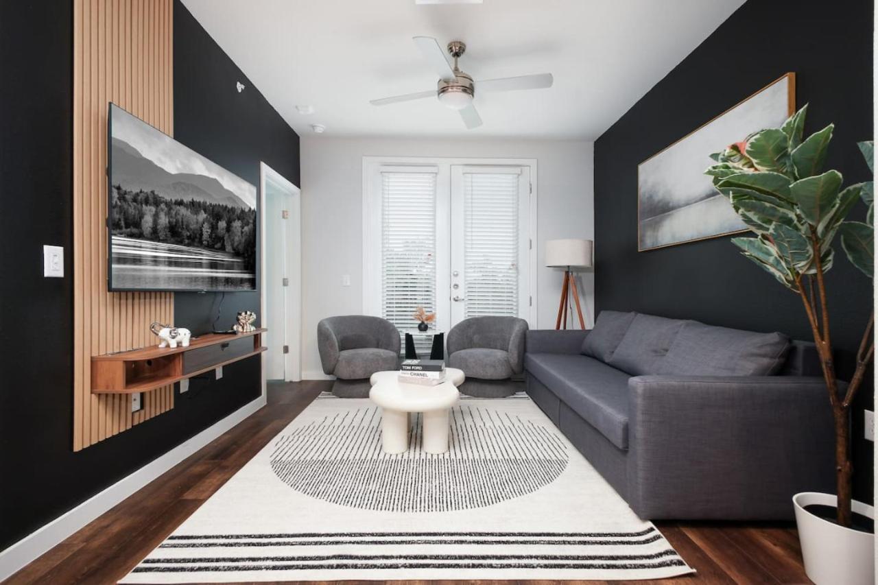 1Br Oasis W Gym, Parking Near Rvrwalk & Dome Apartment