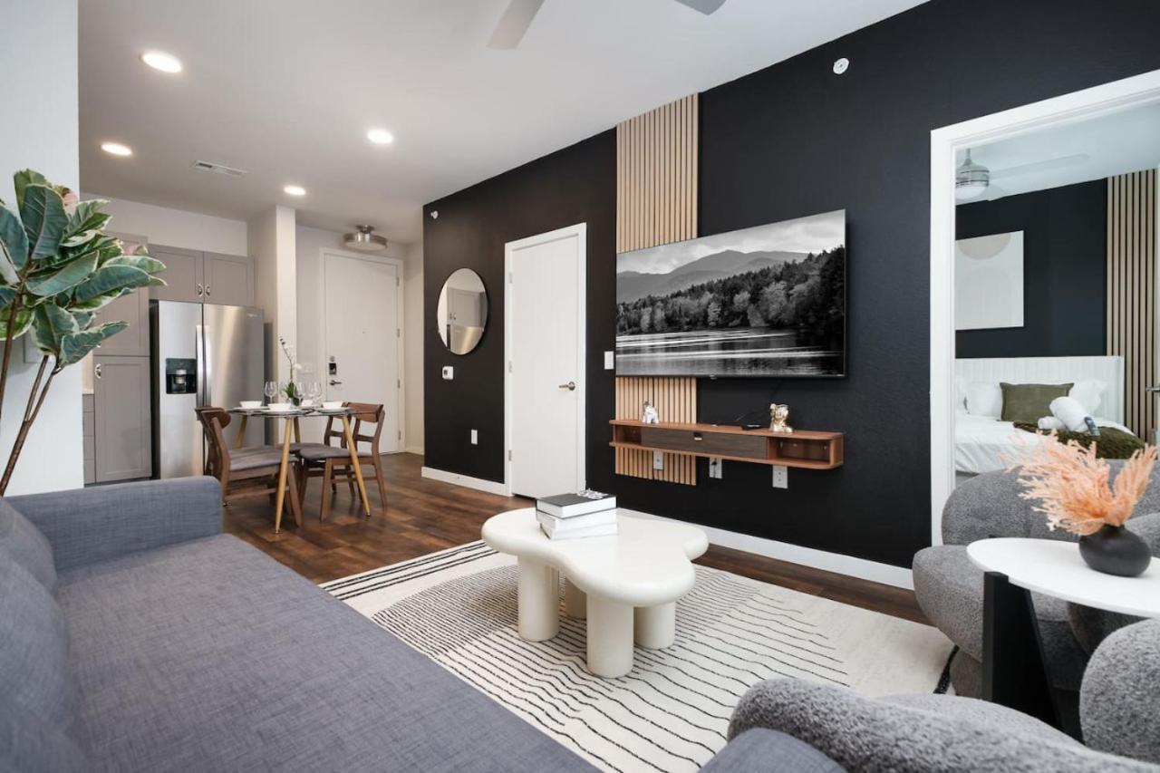 1Br Oasis W Gym, Parking Near Rvrwalk & Dome Apartment