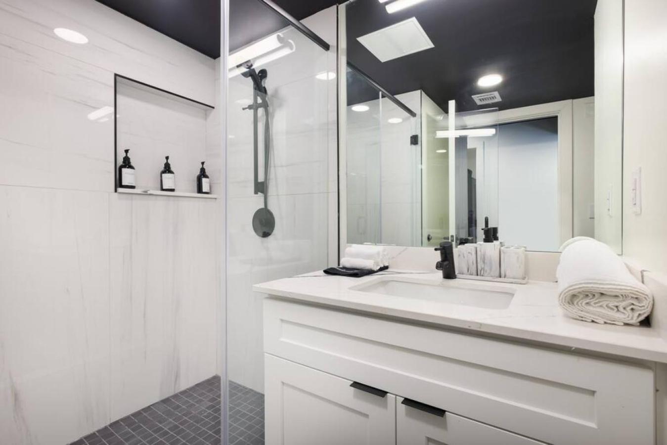 Stylish 1Br On Riverwalk W Gym & Parking, Near Dome Apartment San Antonio