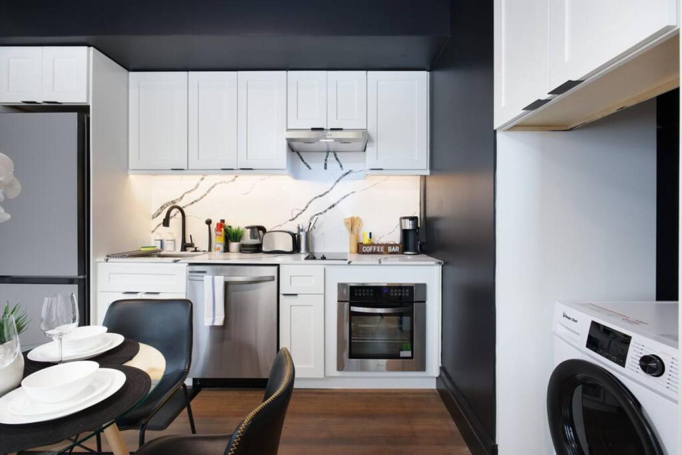 Stylish 1Br On Riverwalk W Gym & Parking, Near Dome Apartment *