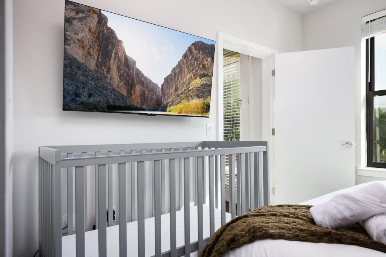 Cozy 2Br W Gym, Parking Near Rvrwalk&Dome