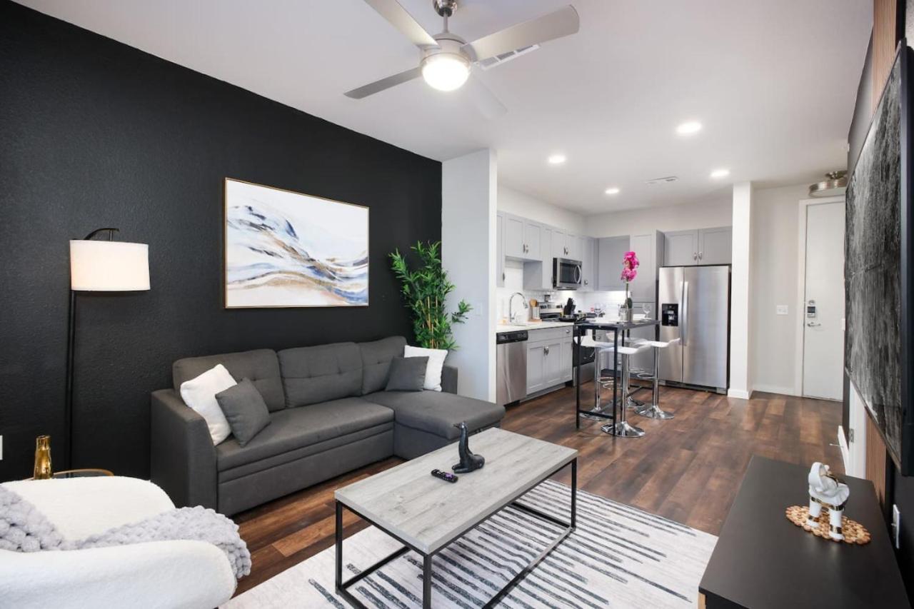 Spacious 2Br W Gym, Parking Near Rvrwalk & Dome San Antonio
