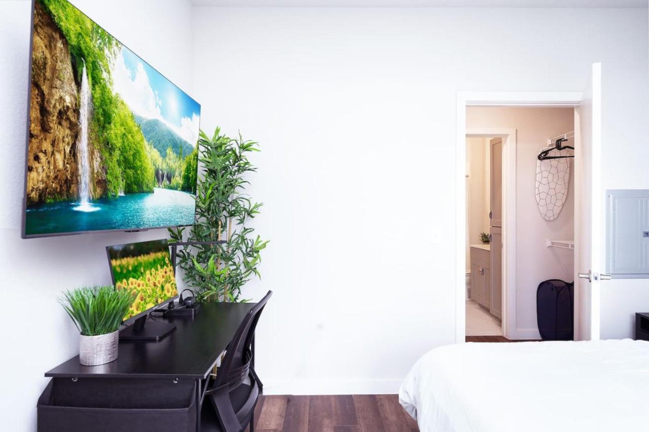 Sleek 1br W Gym, Parking Near Rvrwalk & Dome Apartment