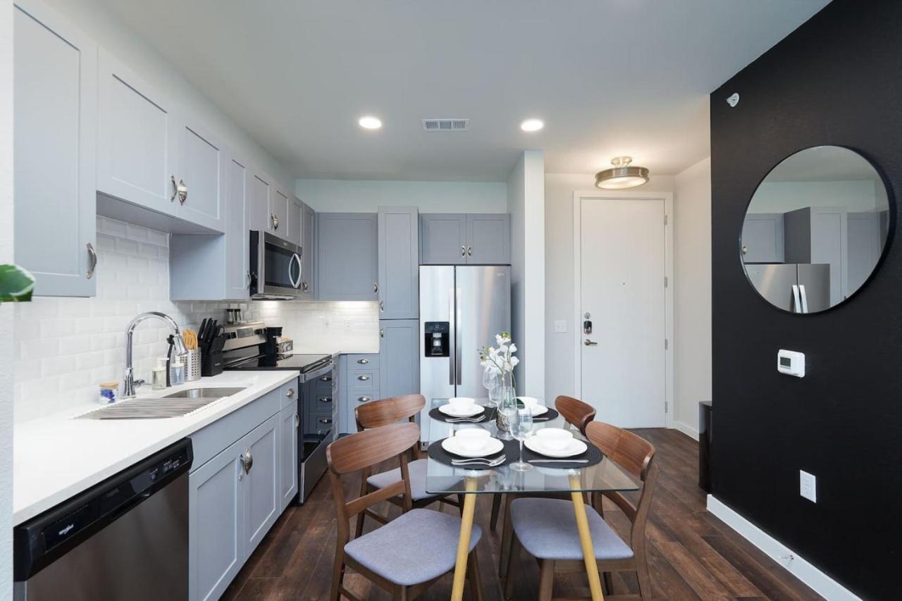 Apartment Sleek 1br W Gym, Parking Near Rvrwalk & Dome *
