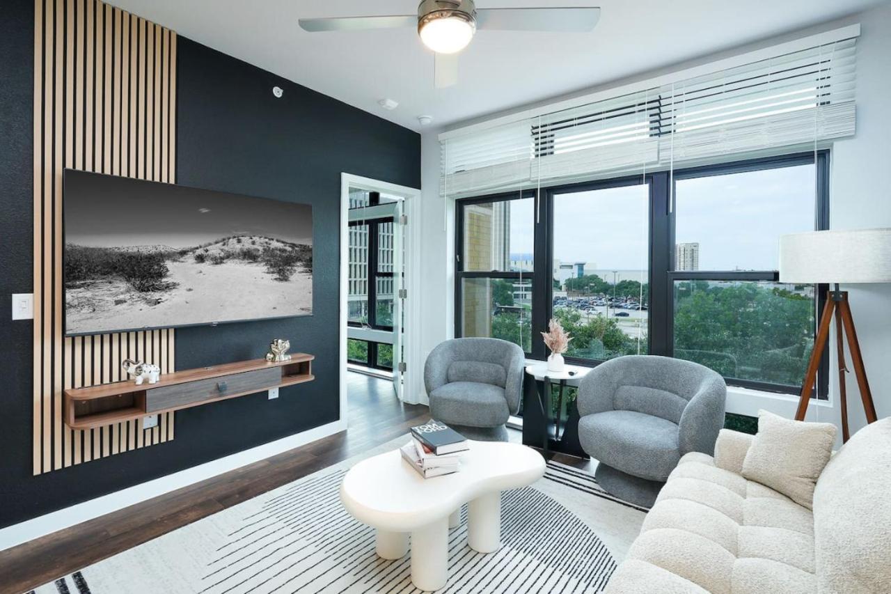 Apartment Sleek 1br W Gym, Parking Near Rvrwalk & Dome