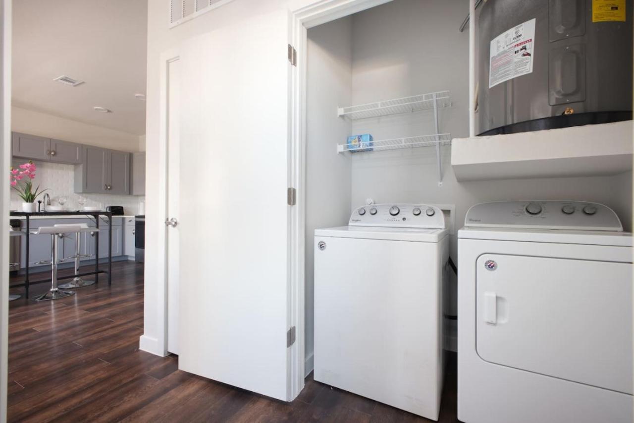 Stylish 2 Bedroom W Gym, Parking Near Rvrwalk & Dome San Antonio