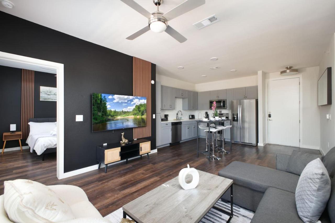 Stylish 2 Bedroom W Gym, Parking Near Rvrwalk & Dome San Antonio