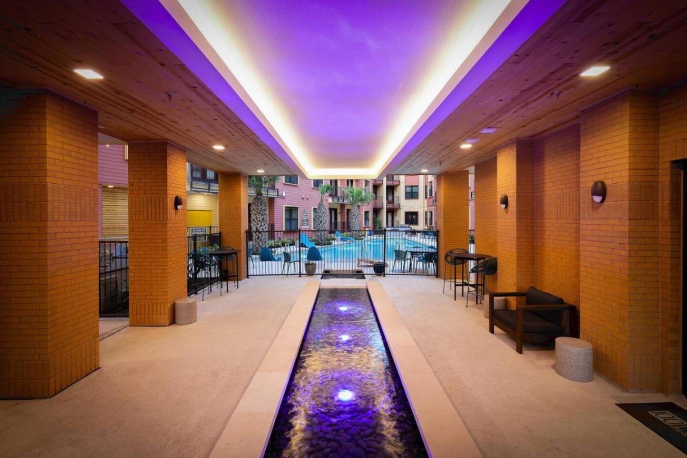 Apartment 1Br Haven W Gym, Parking Near Rvrwalk & Dome San Antonio