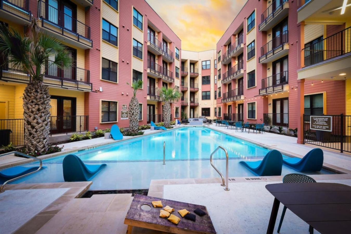 Chic 1Br W Gym & Parking Near Rvrwalk & Dome San Antonio