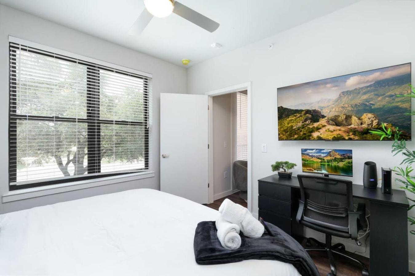 Chic 1Br W Gym & Parking Near Rvrwalk & Dome