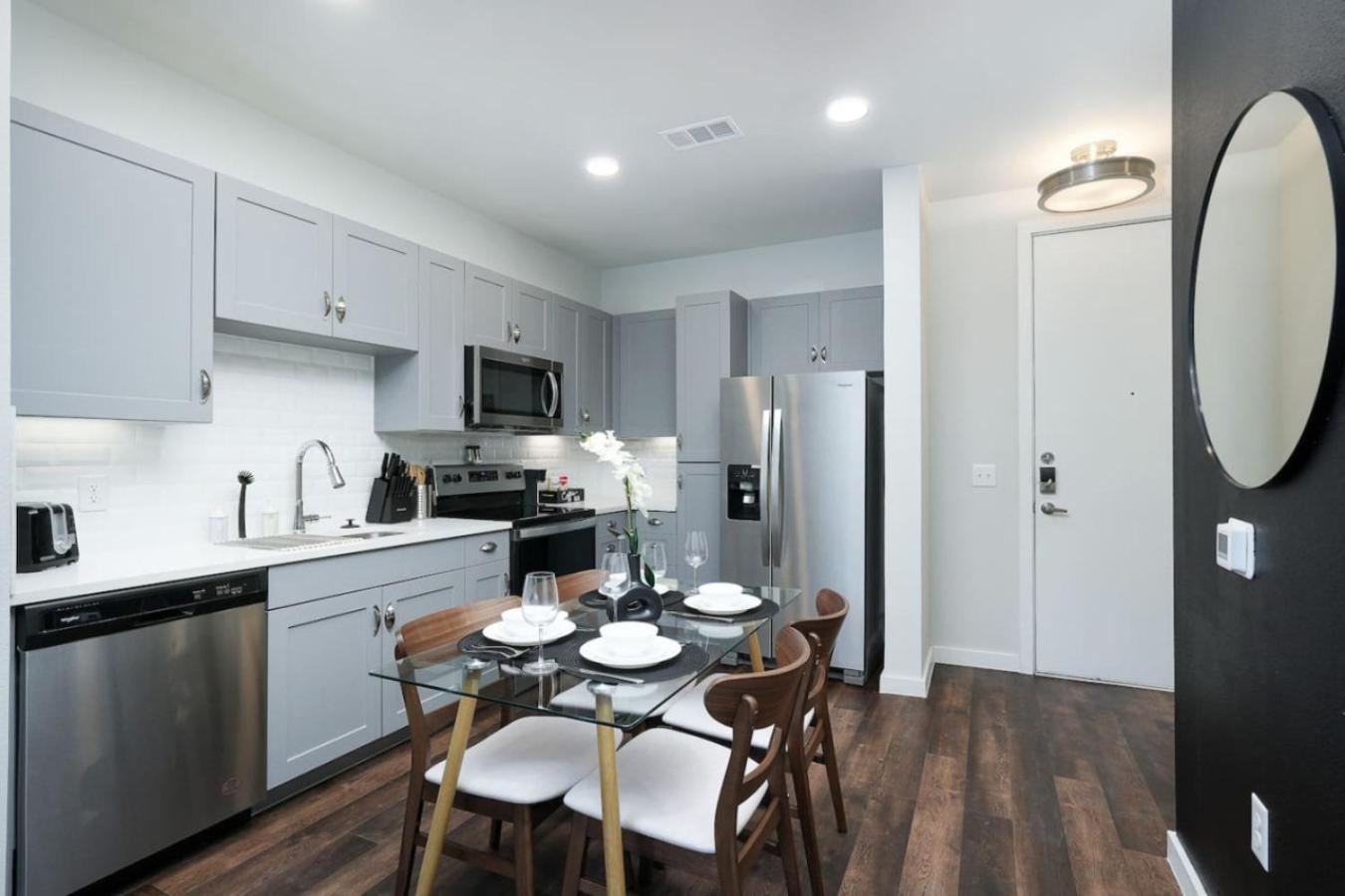 Chic 1Br W Gym & Parking Near Rvrwalk & Dome Apartment San Antonio