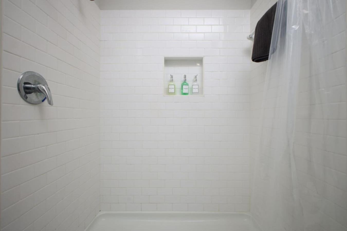 1Br Haven W Gym, Parking Near Rvrwalk & Dome Apartment *
