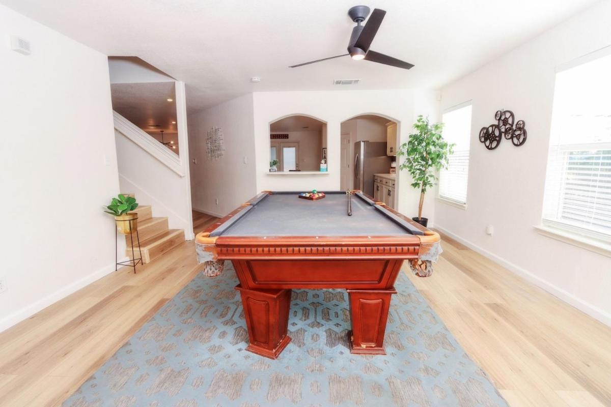 Big Family House W Theater Pool Table * San Antonio