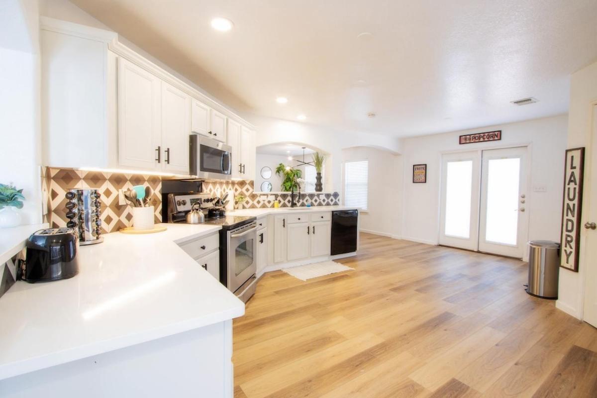 Big Family House W Theater Pool Table Holiday home