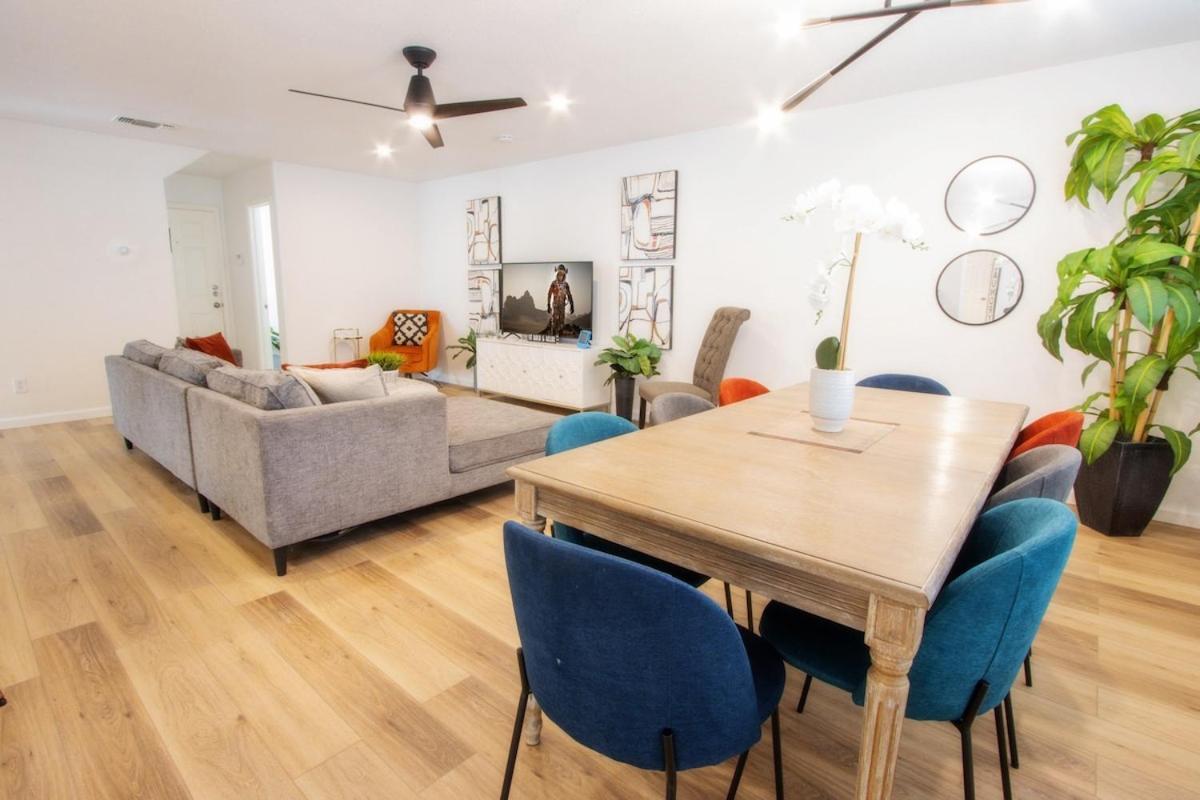 Big Family House W Theater Pool Table *