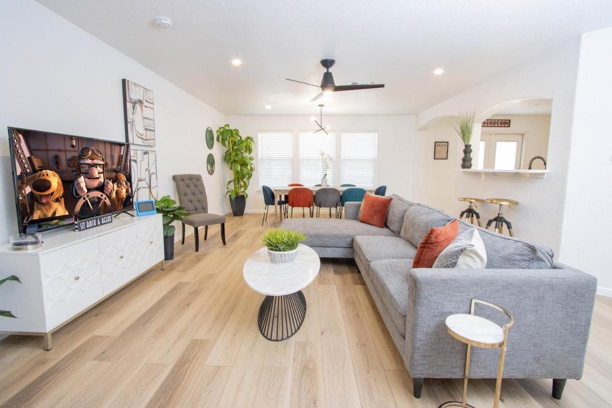 Big Family House W Theater Pool Table Holiday home