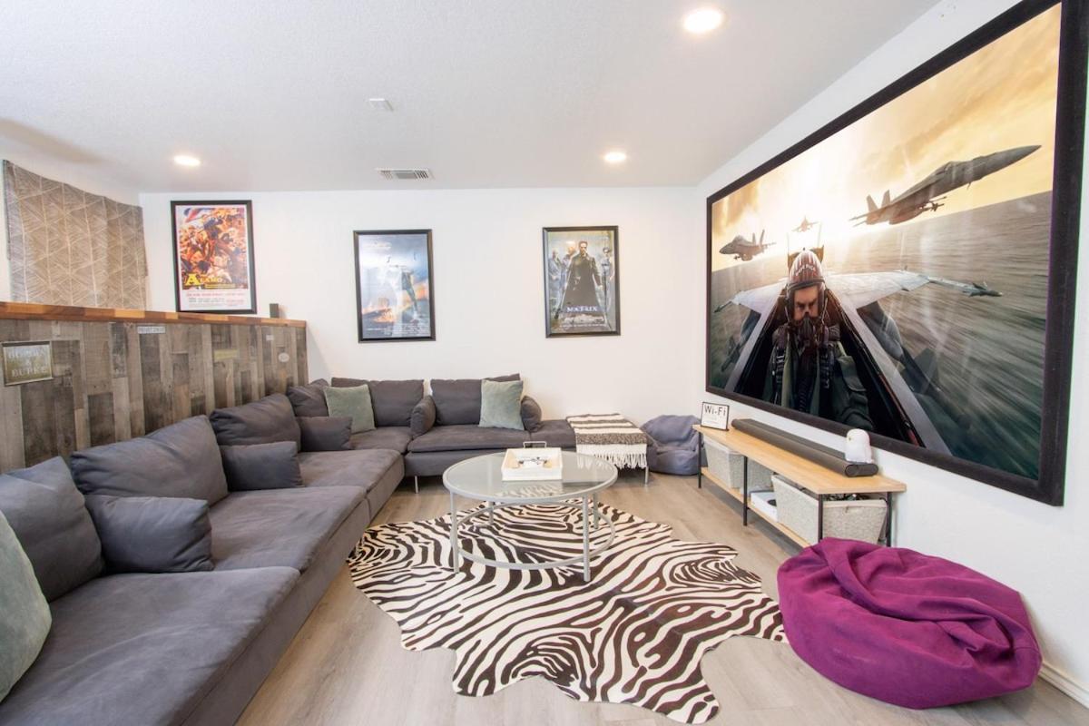 Holiday home Big Family House W Theater Pool Table
