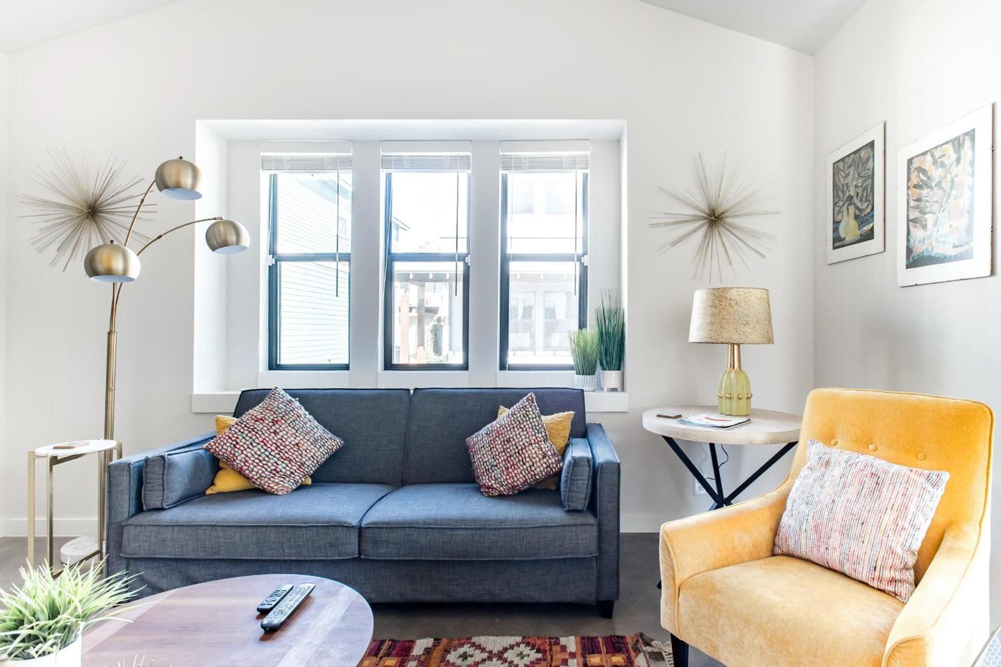 Explore The River Walk From Artsy Designer Retro Chic Holiday home
