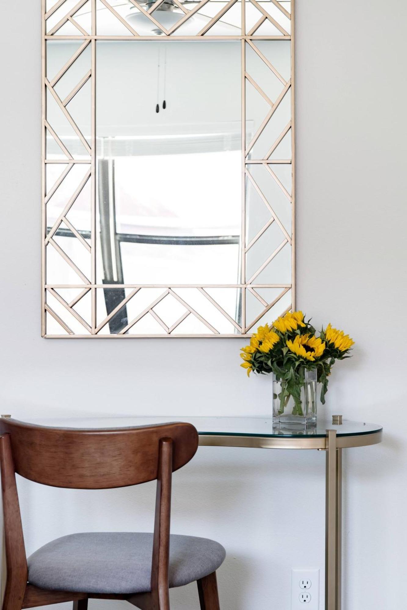 Explore The River Walk From Artsy Designer Retro Chic Holiday home *