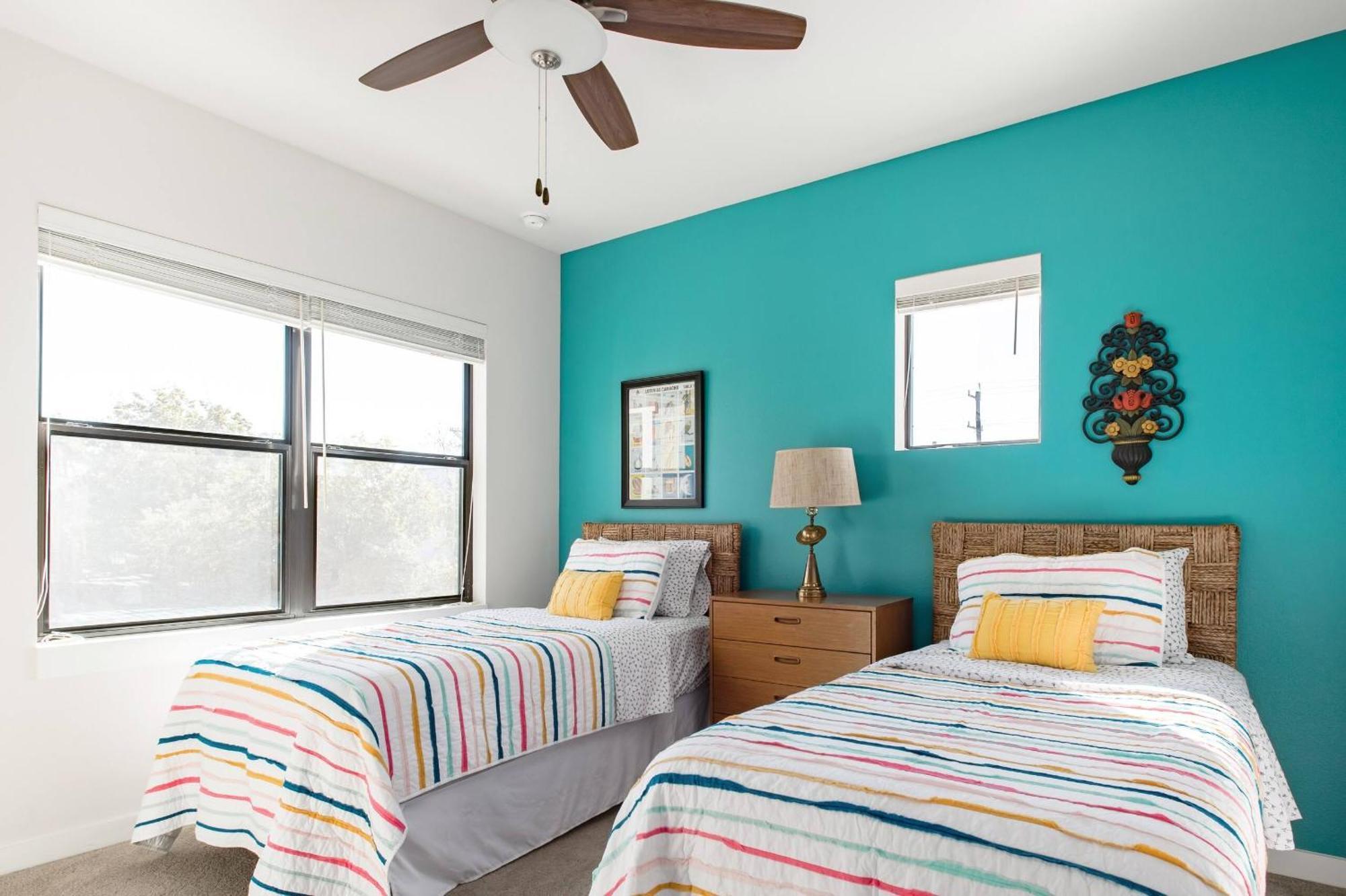 Explore The River Walk From Artsy Designer Retro Chic Holiday home San Antonio
