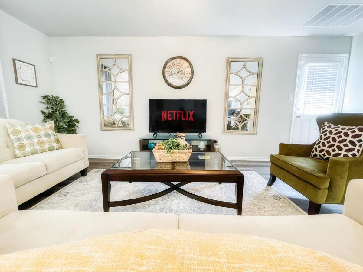 Family Cozy Family Gem Near Seaworld Lackland Holiday home San Antonio